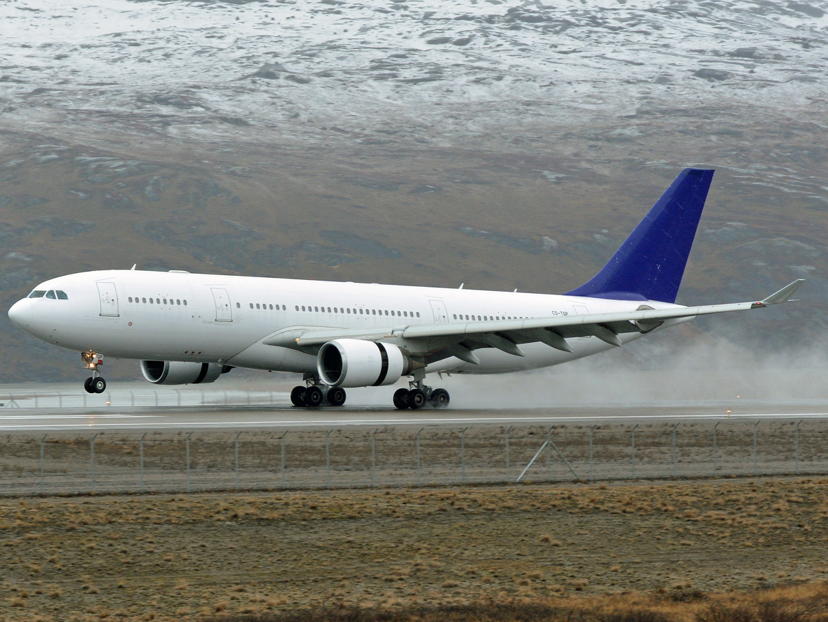 CS-TQP  (211) 1998 Airbus A330-202