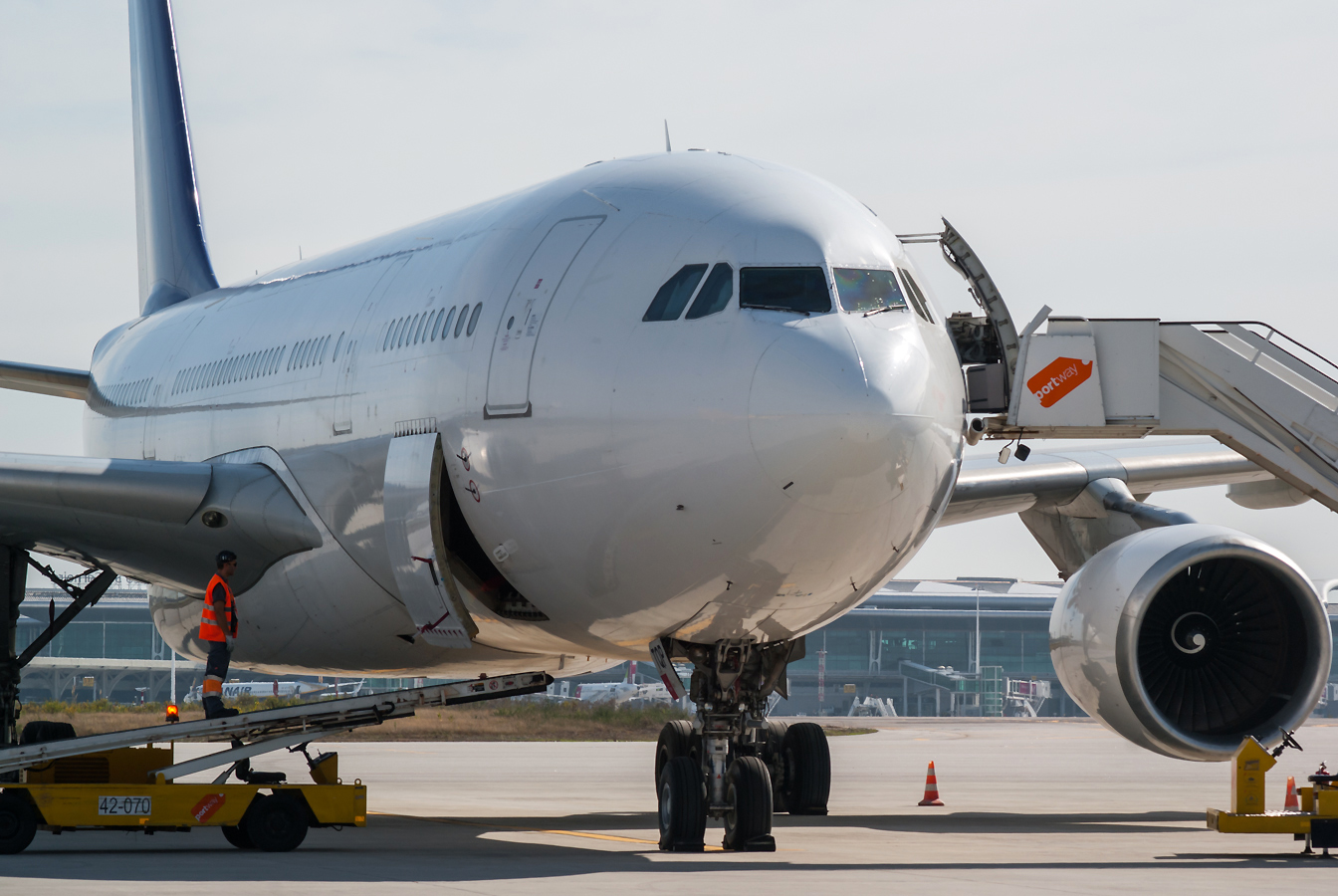 CS-TQP · Airbus A330-202 · (OPO / LPPR)