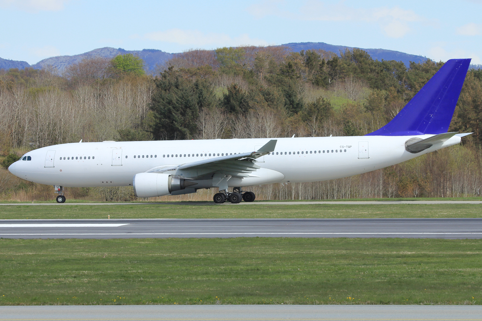 CS-TQP  (211) 1998 Airbus A330-202