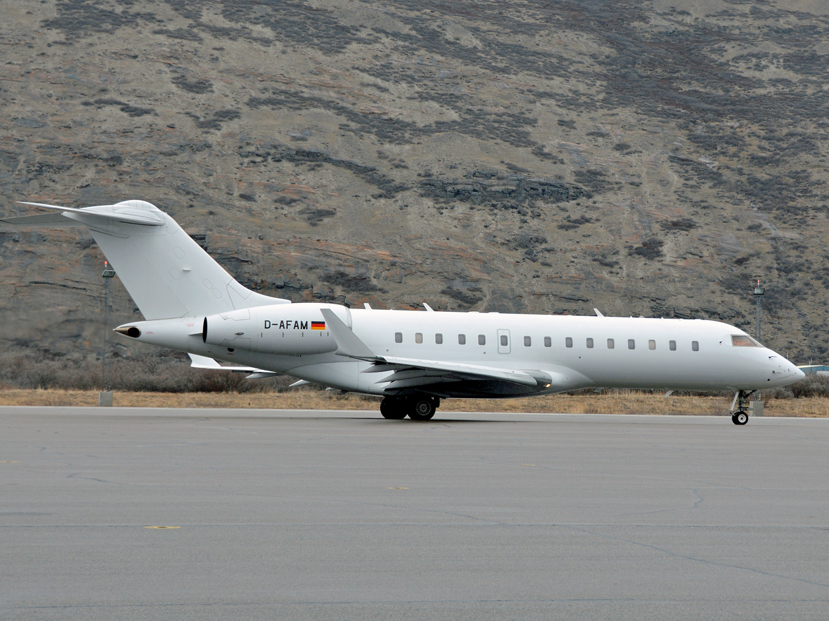 D-AFAM (9028) 1999 Bombardier BD-700-1A10 Global Express