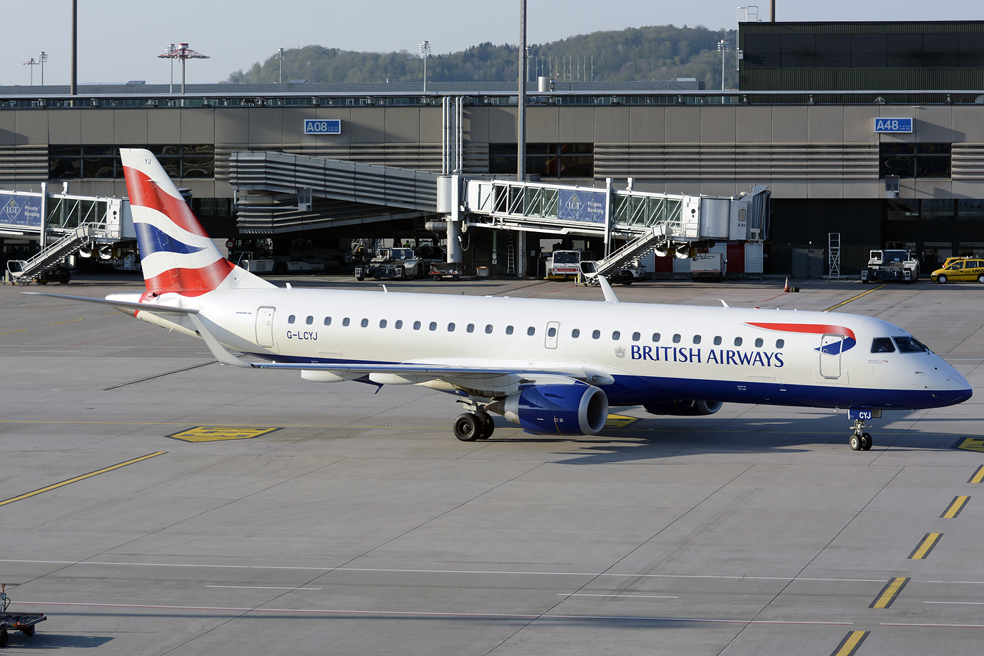 G-LCYJ (cn 19000339) Embraer 190-100SR