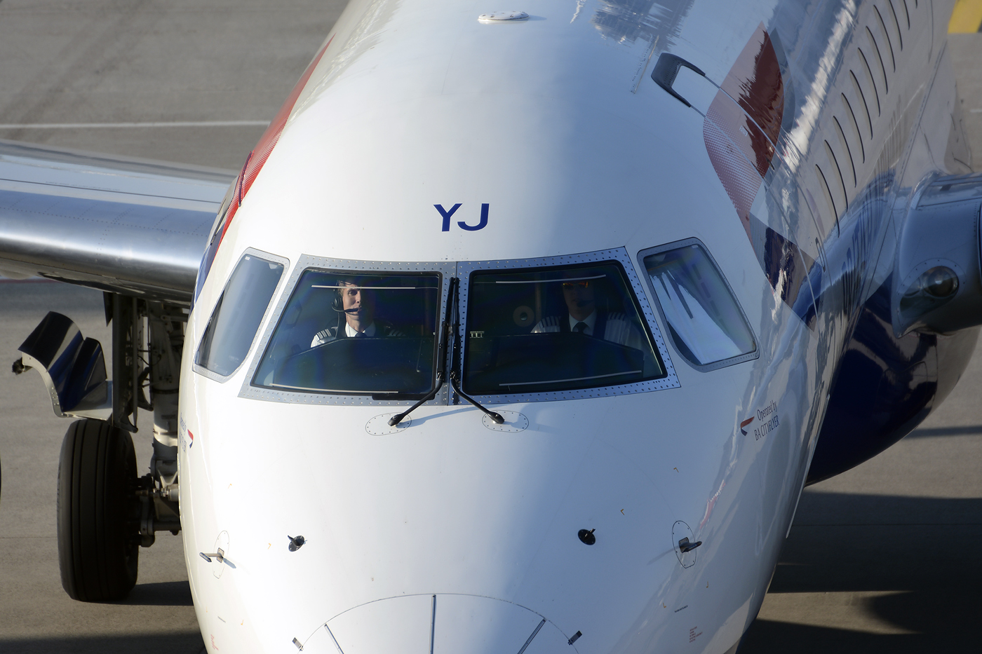 G-LCYJ · Embraer 190-100SR · (ZRH / LSZH)