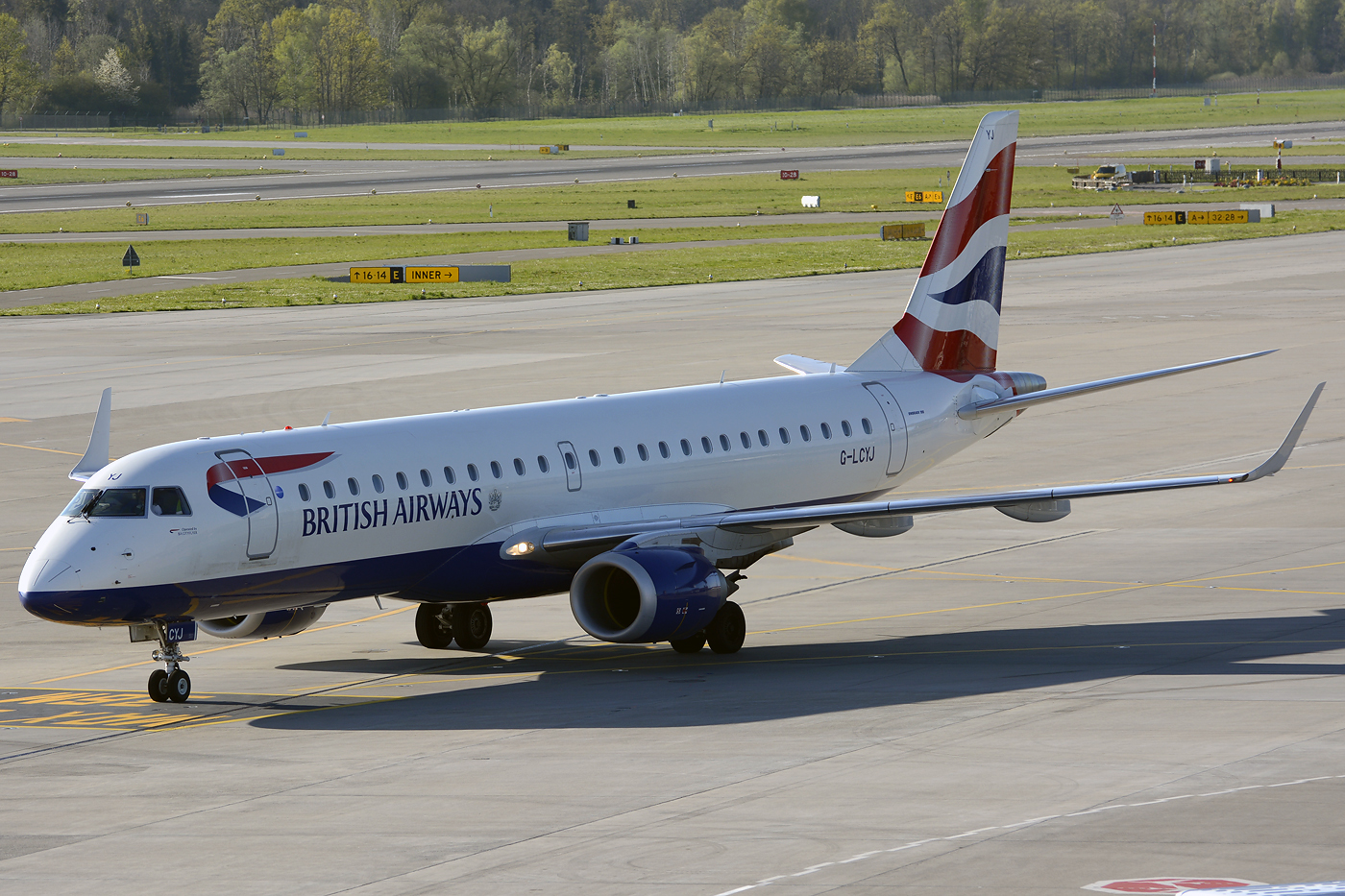 G-LCYJ · Embraer 190-100SR · (ZRH / LSZH)