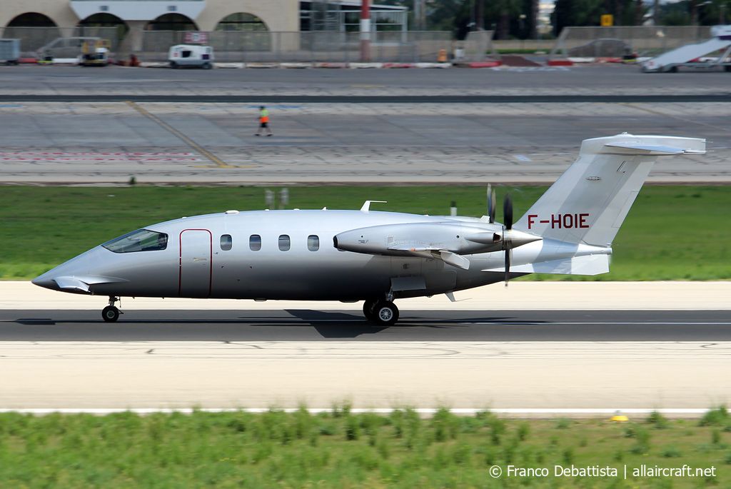 F-HOIE · Piaggio P-180 Avanti II · (MLA / LMML)