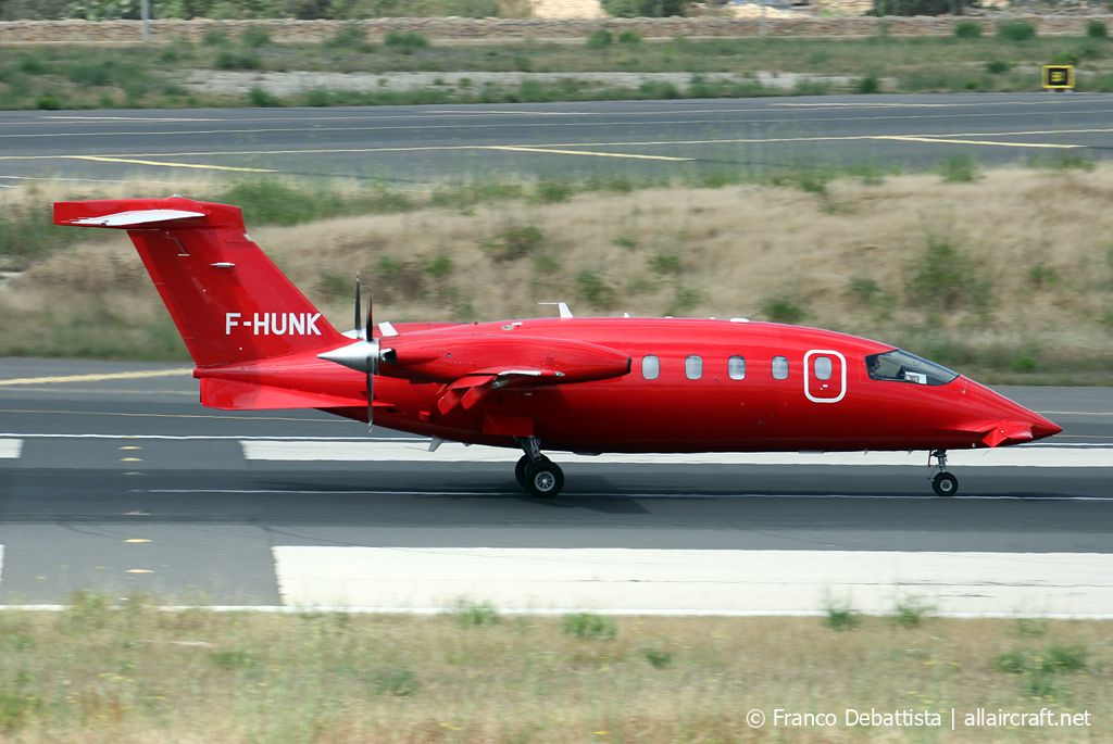 F-HUNK (1178) 2009 Piaggio P-180 Avanti II