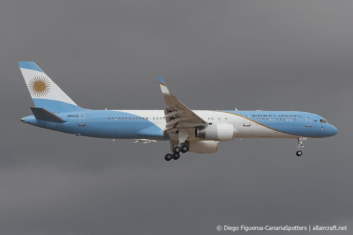 ARG-01 (29306) 2000 Boeing 757-256(WL)