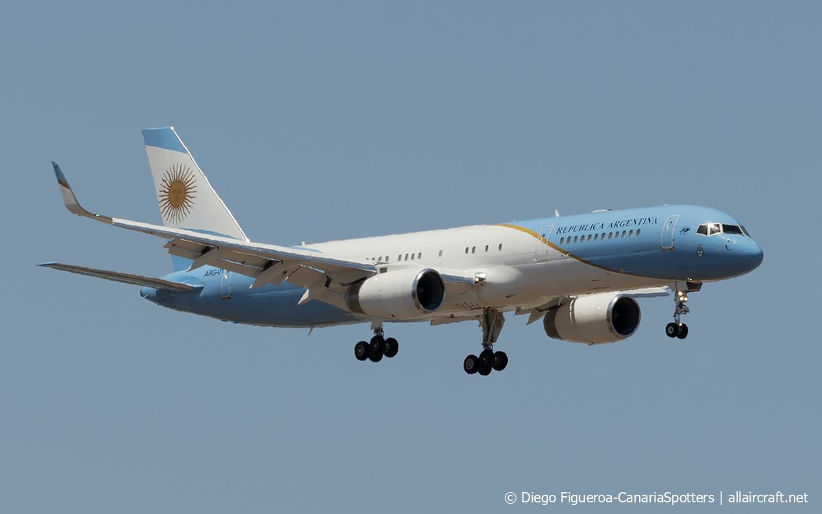 ARG-01 (29306) 2000 Boeing 757-256(WL)