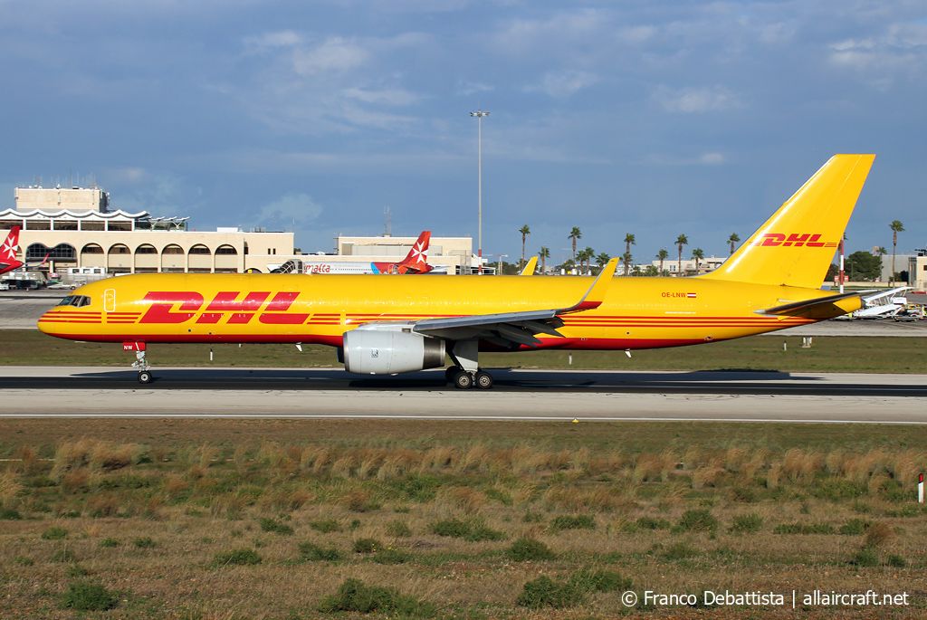OE-LNW (29428) 1998 Boeing 757-223(PCF)(WL)