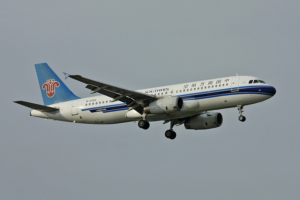 B-2393 · Airbus A320-232 · (SZX / ZGSZ)