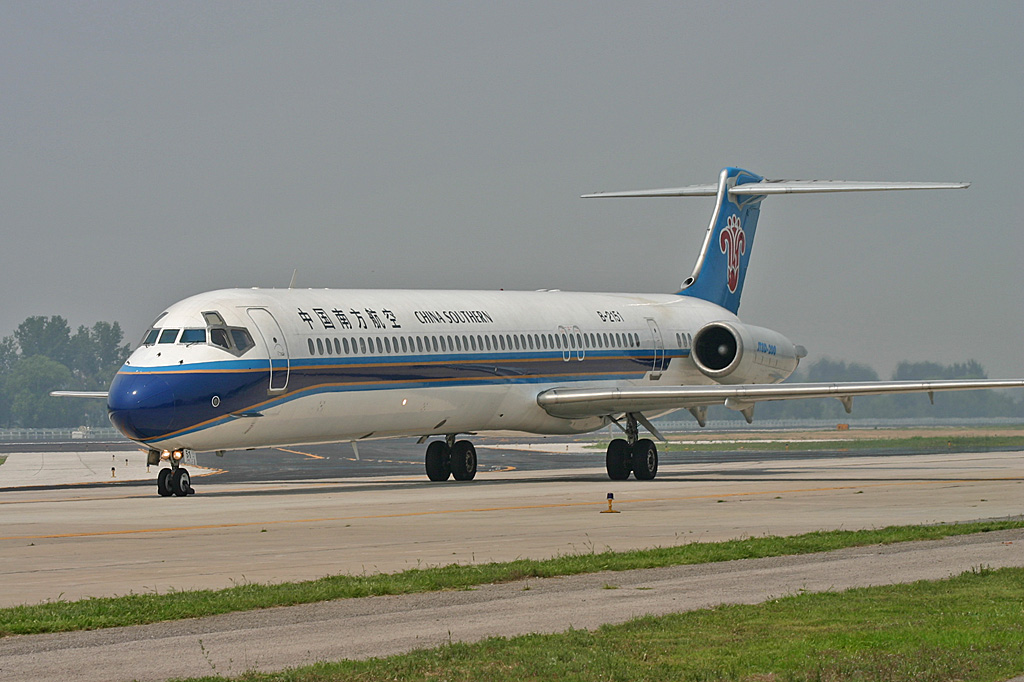 B-2151 · McDonnell Douglas MD-82 · (PEK / ZBAA)