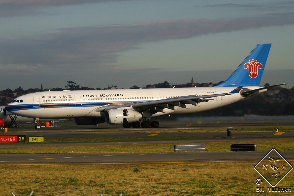 B-6058 · Airbus A330-243 · (SYD / YSSY)