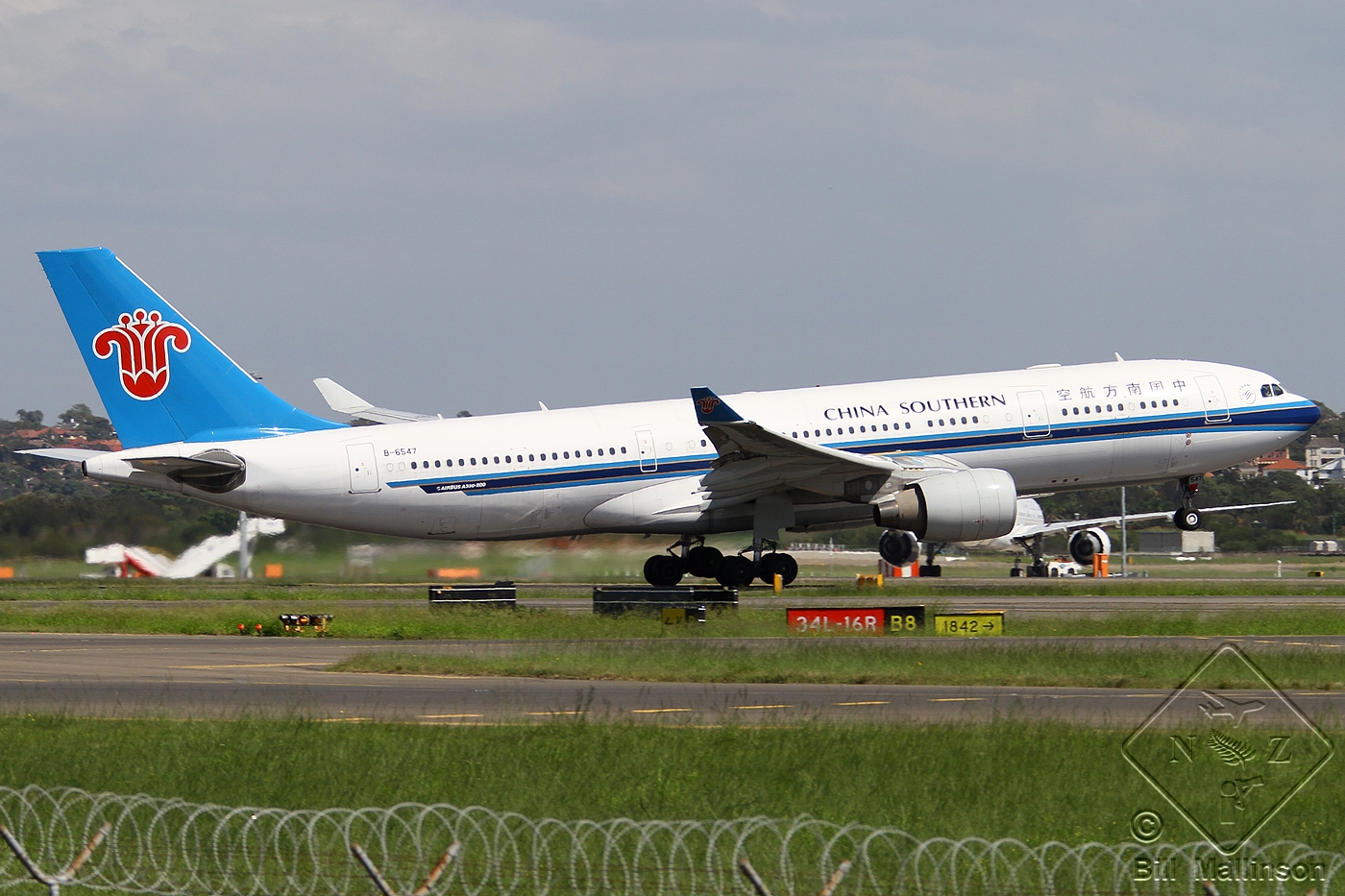 B-6547 · Airbus A330-223 · (SYD / YSSY)