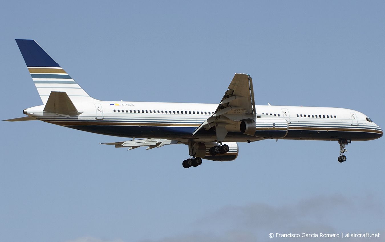 EC-HDS (26252) 1999 Boeing 757-256