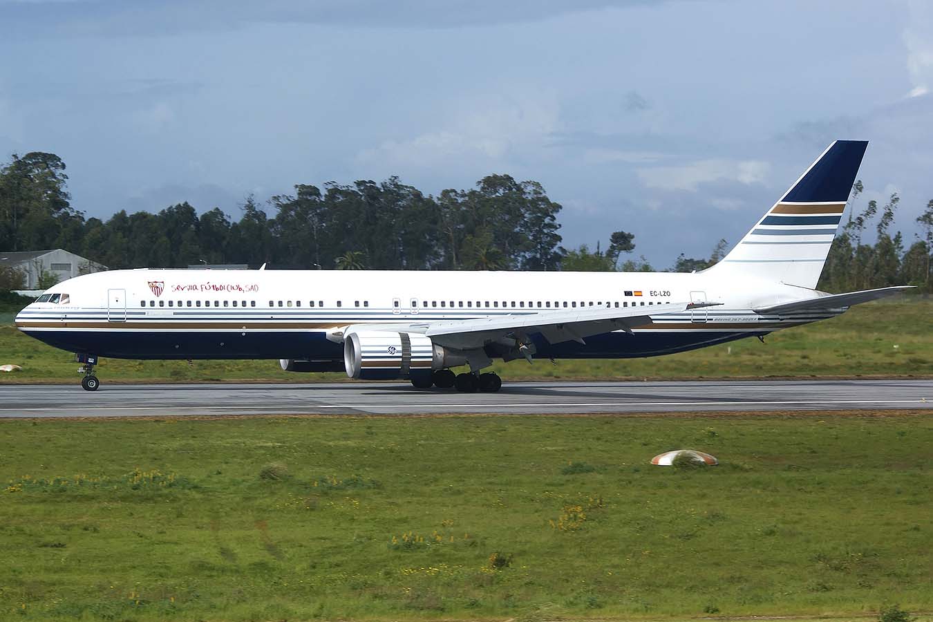 EC-LZO (27902) 1995 Boeing 767-35D(ER)
