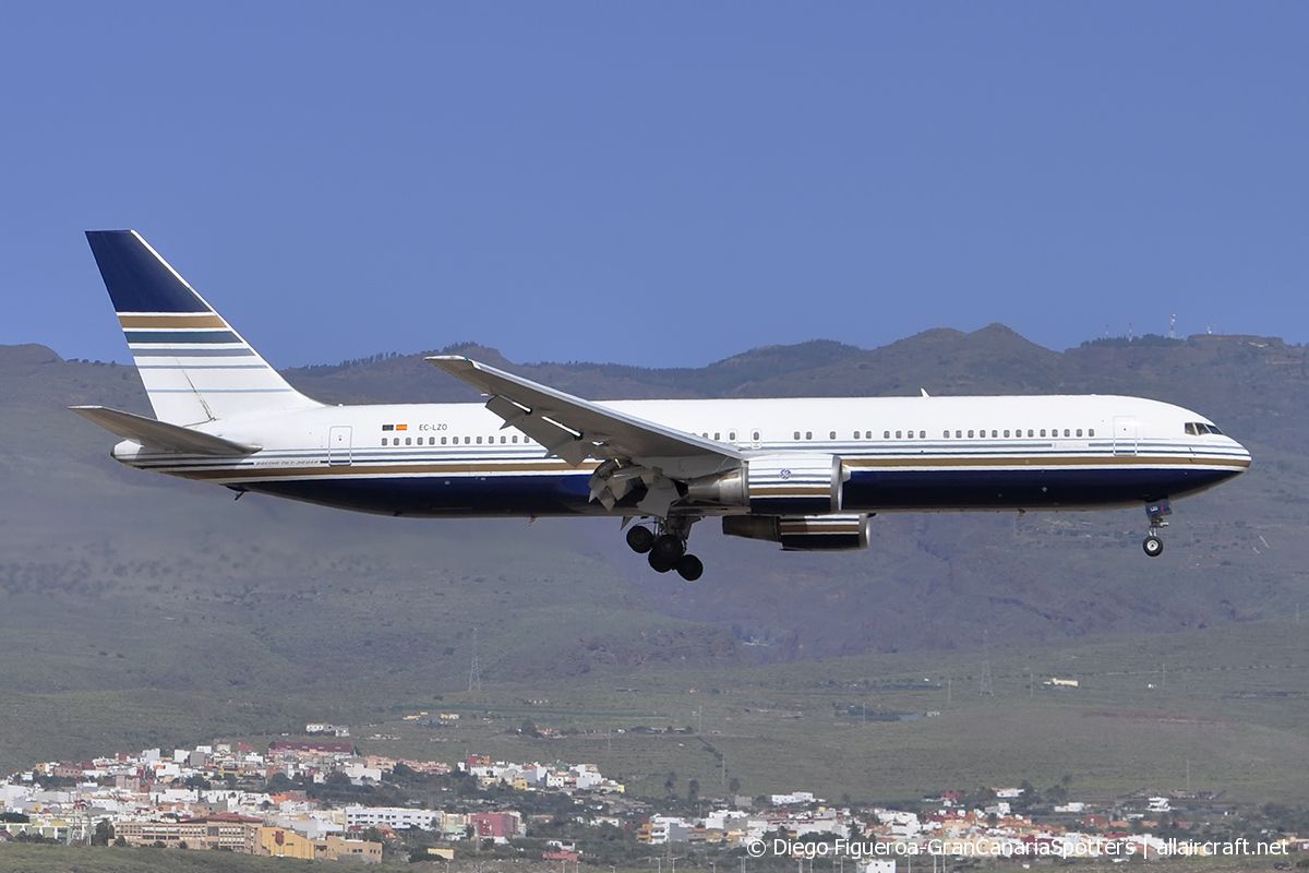 EC-LZO (27902) 1995 Boeing 767-35D(ER)