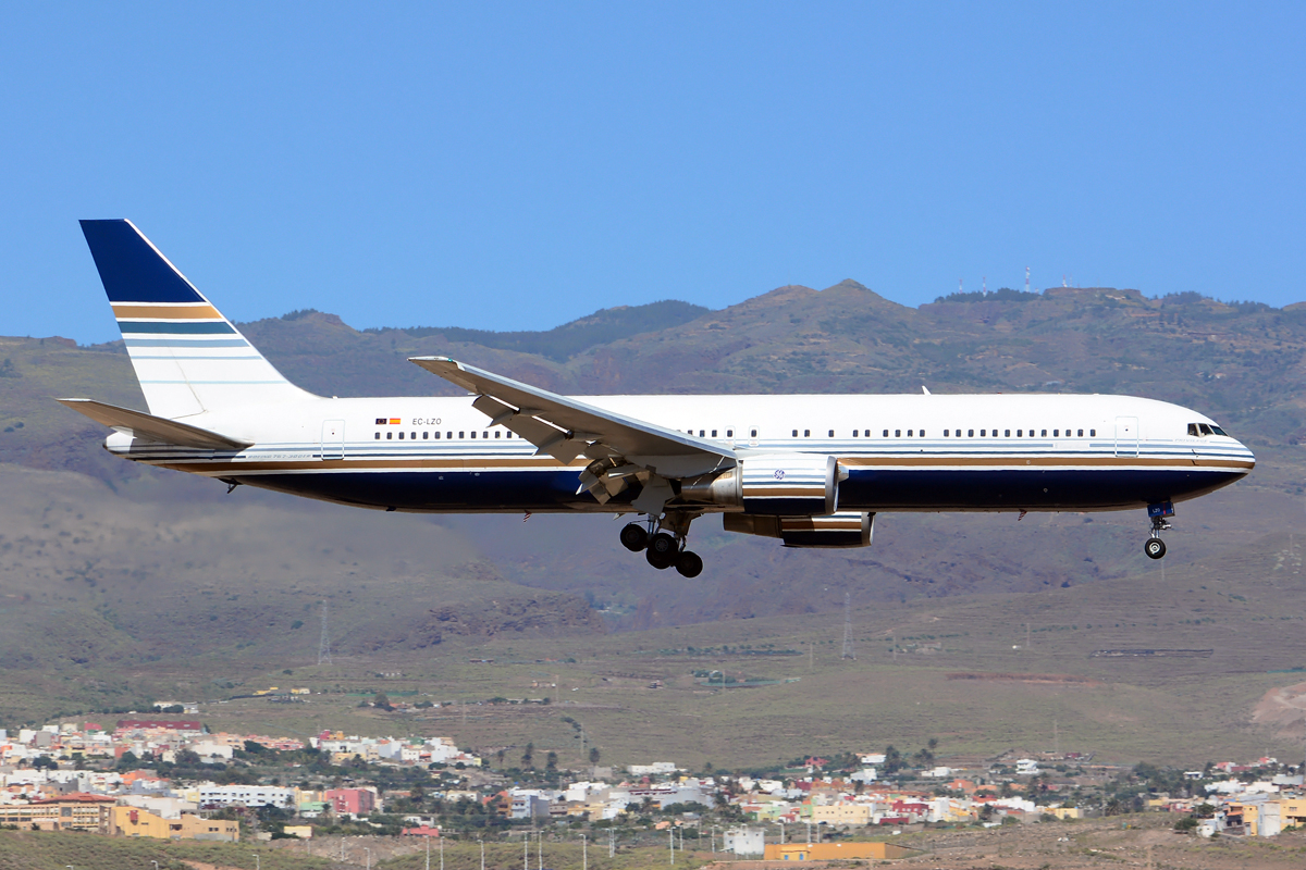 EC-LZO (27902) 1995 Boeing 767-35D(ER)