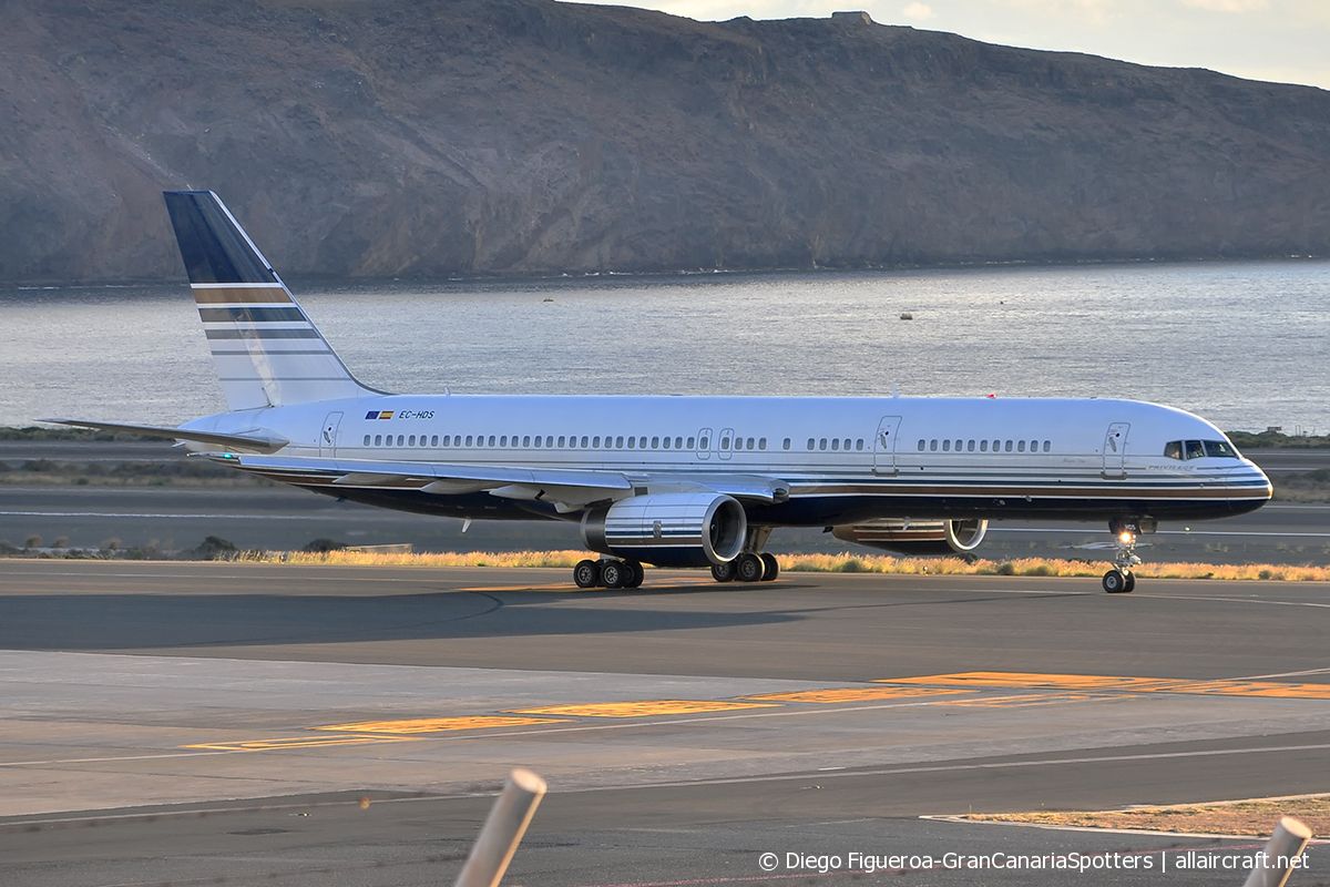 EC-HDS (26252) 1999 Boeing 757-256