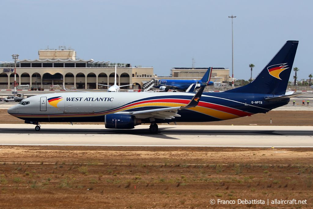 G-NPTB (32609) 2002 Boeing 737-83N(BCF)(WL)