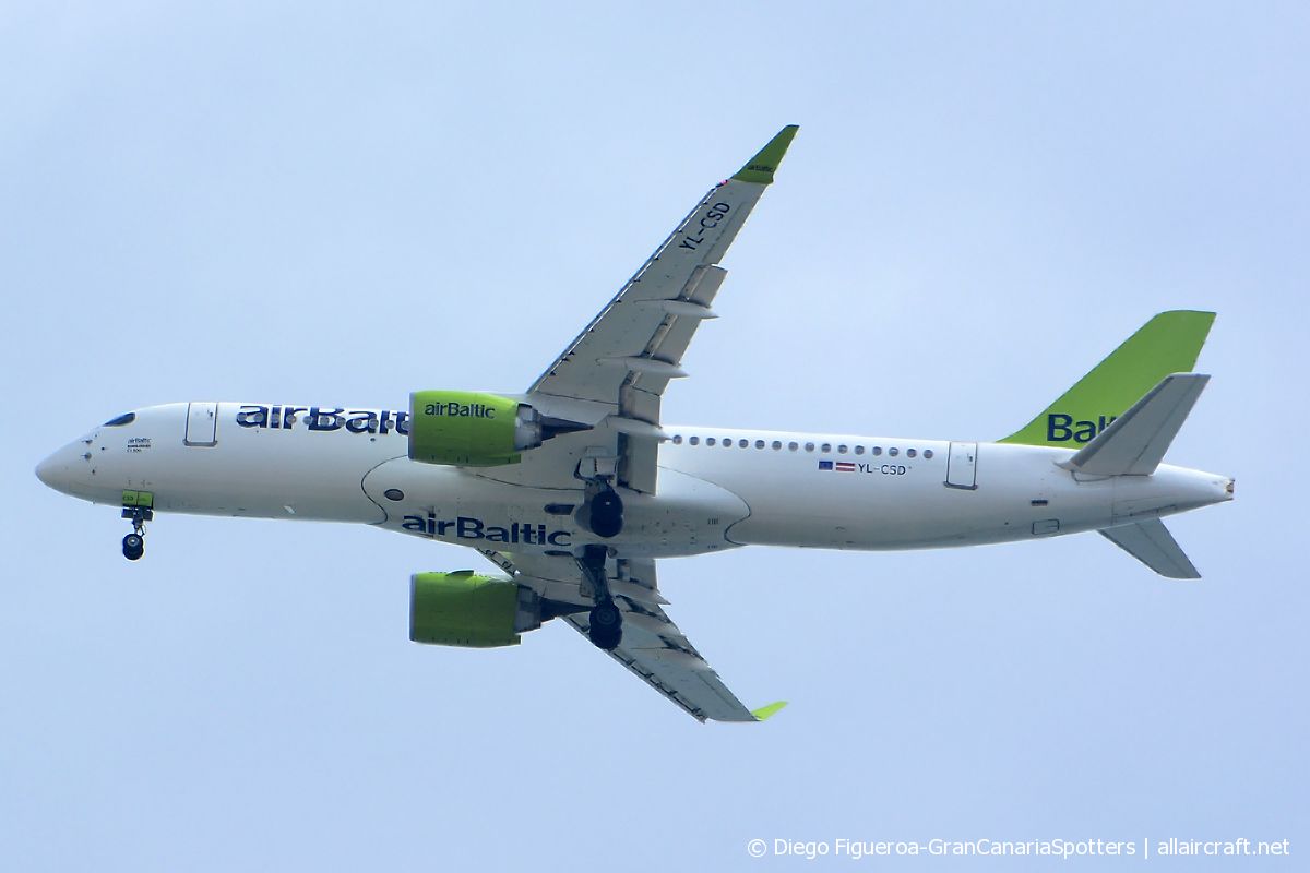 YL-CSD (cn 55006) Bombardier CS300