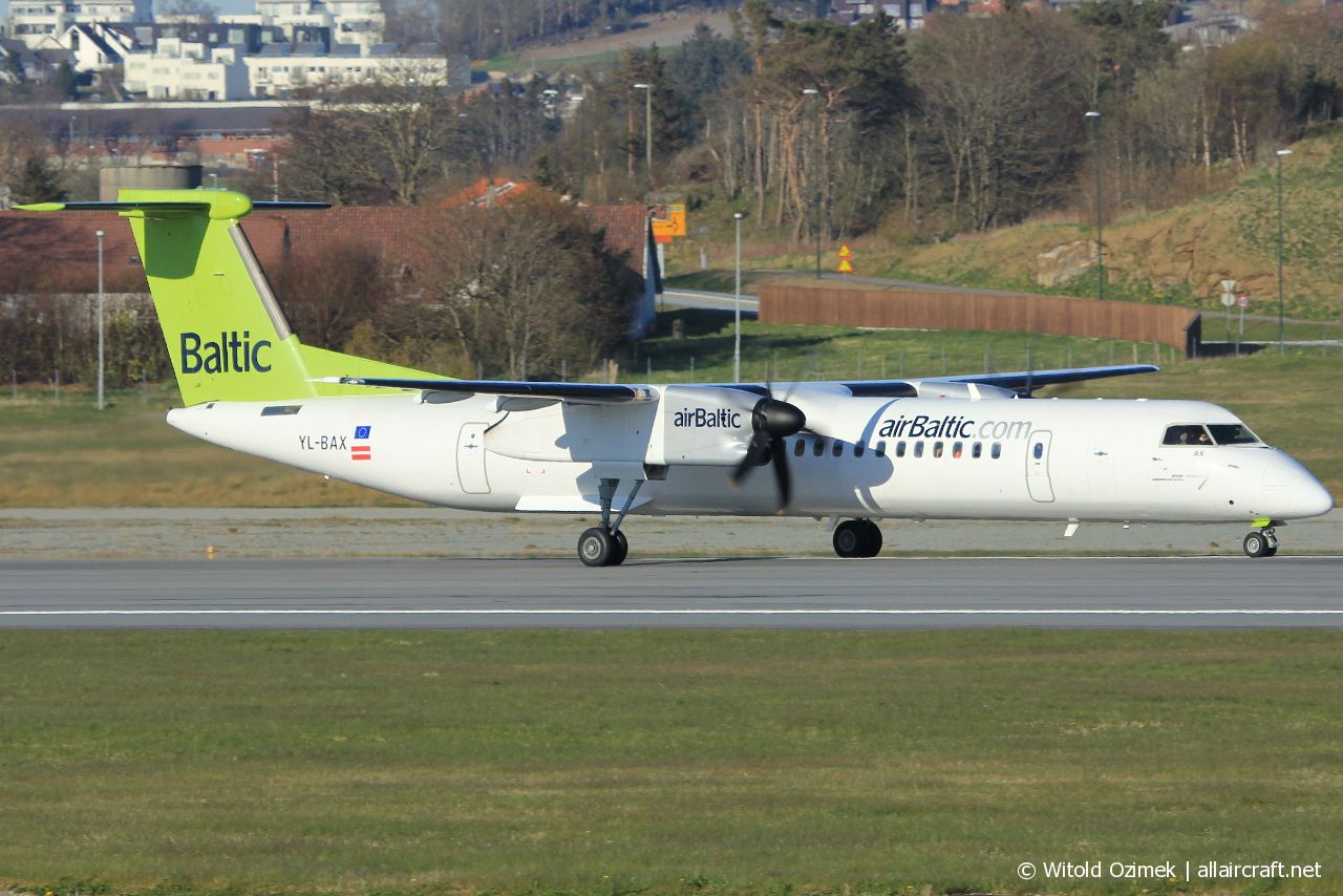 YL-BAX (4324) 2010 Bombardier Dash 8-Q402