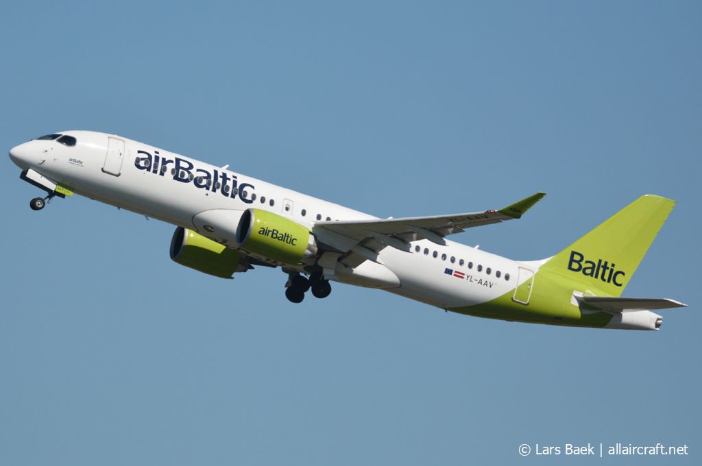 YL-AAV · Airbus A220-300 · (CPH / EKCH)