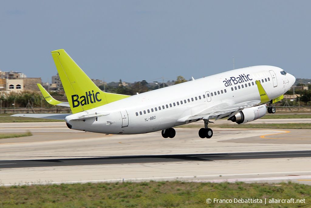 YL-BBO · Boeing 737-33V(WL) · (MLA / LMML)
