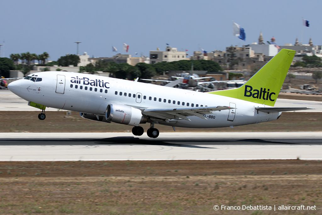 YL-BBQ · Boeing 737-522 · (MLA / LMML)