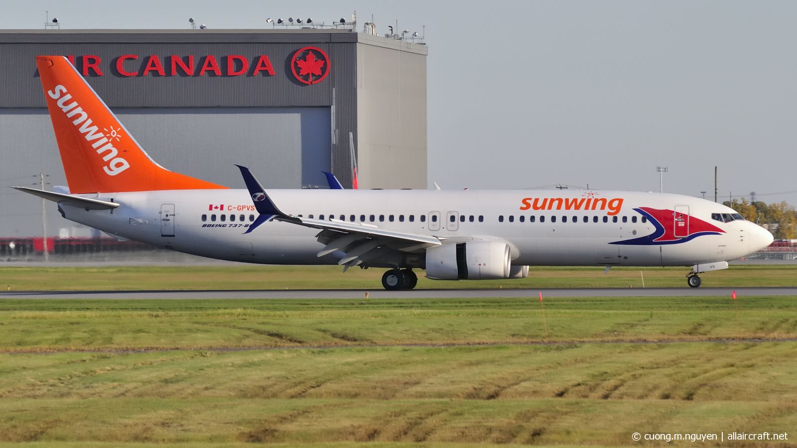 C-GPVS · Boeing 737-86N(WL) · (YUL / CYUL)