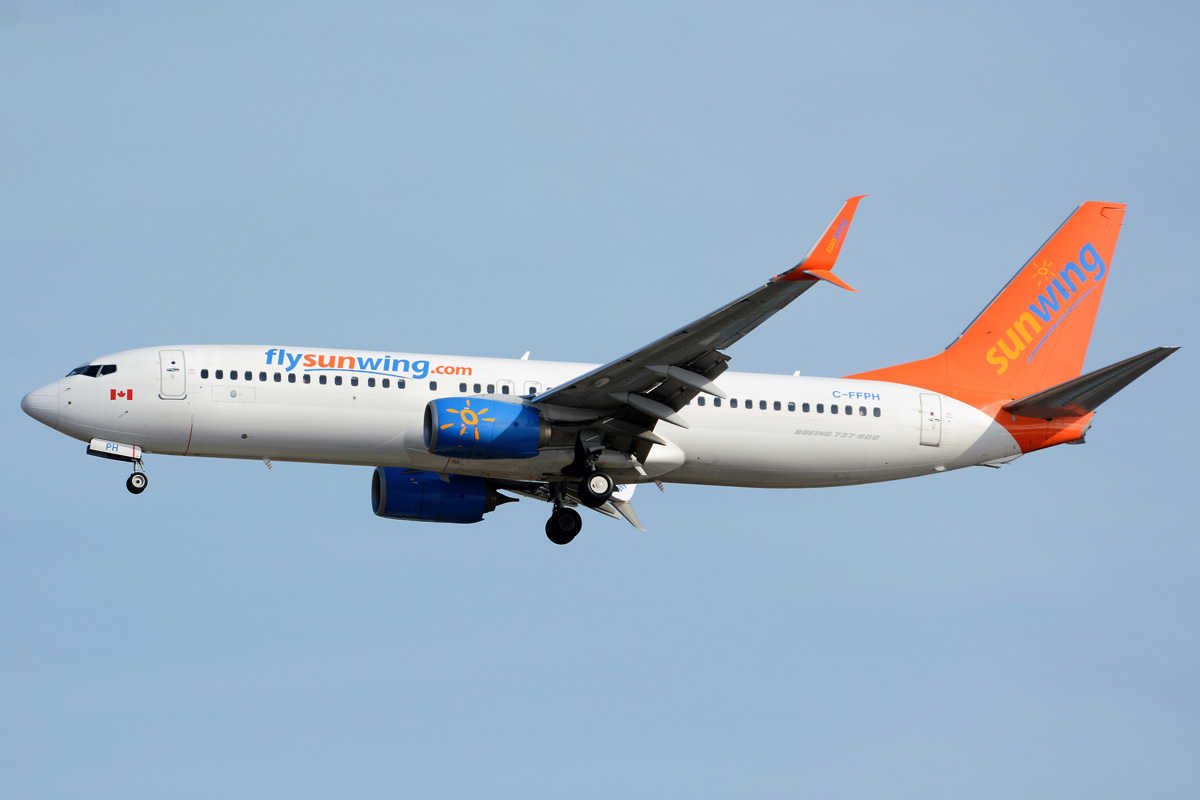 C-FFPH (39440) 2014 Boeing 737-81D(WL)