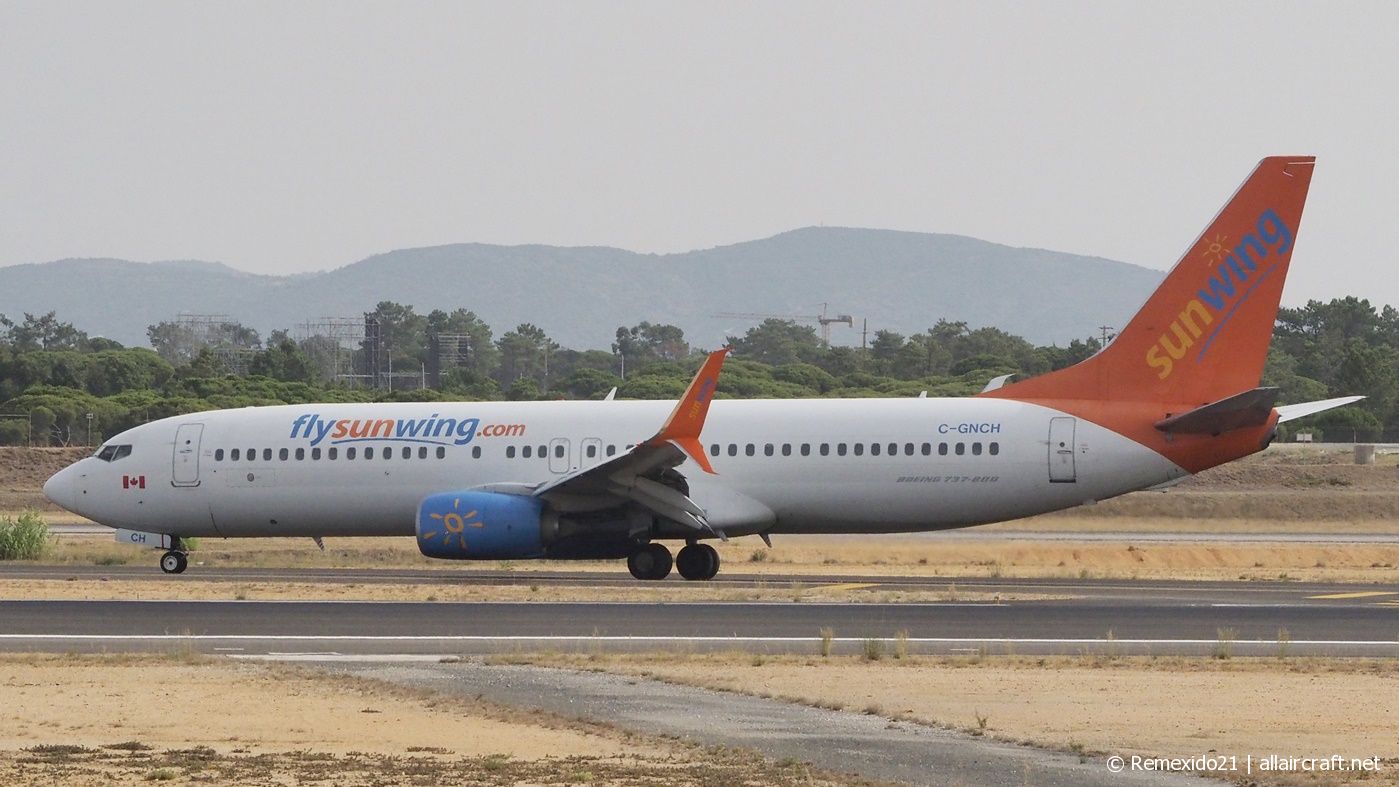 C-GNCH · Boeing 737-81D(WL) · (FAO / LPFR)
