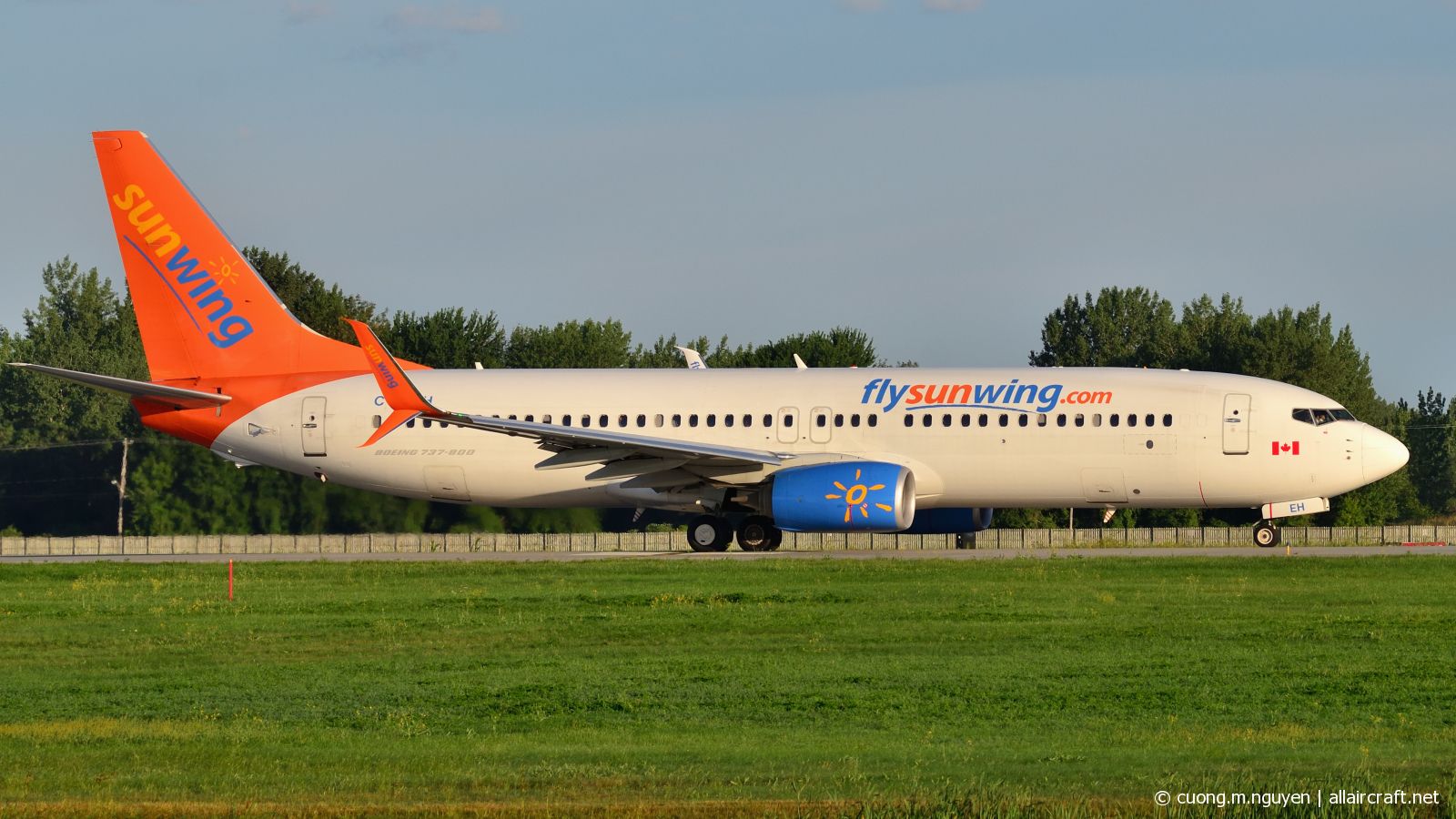 C-GFEH · Boeing 737-8GS(WL) · (YUL / CYUL)