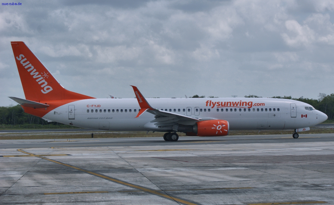 C-FYJD · Boeing 737-8Q8(WL) · (CUN / MMUN)