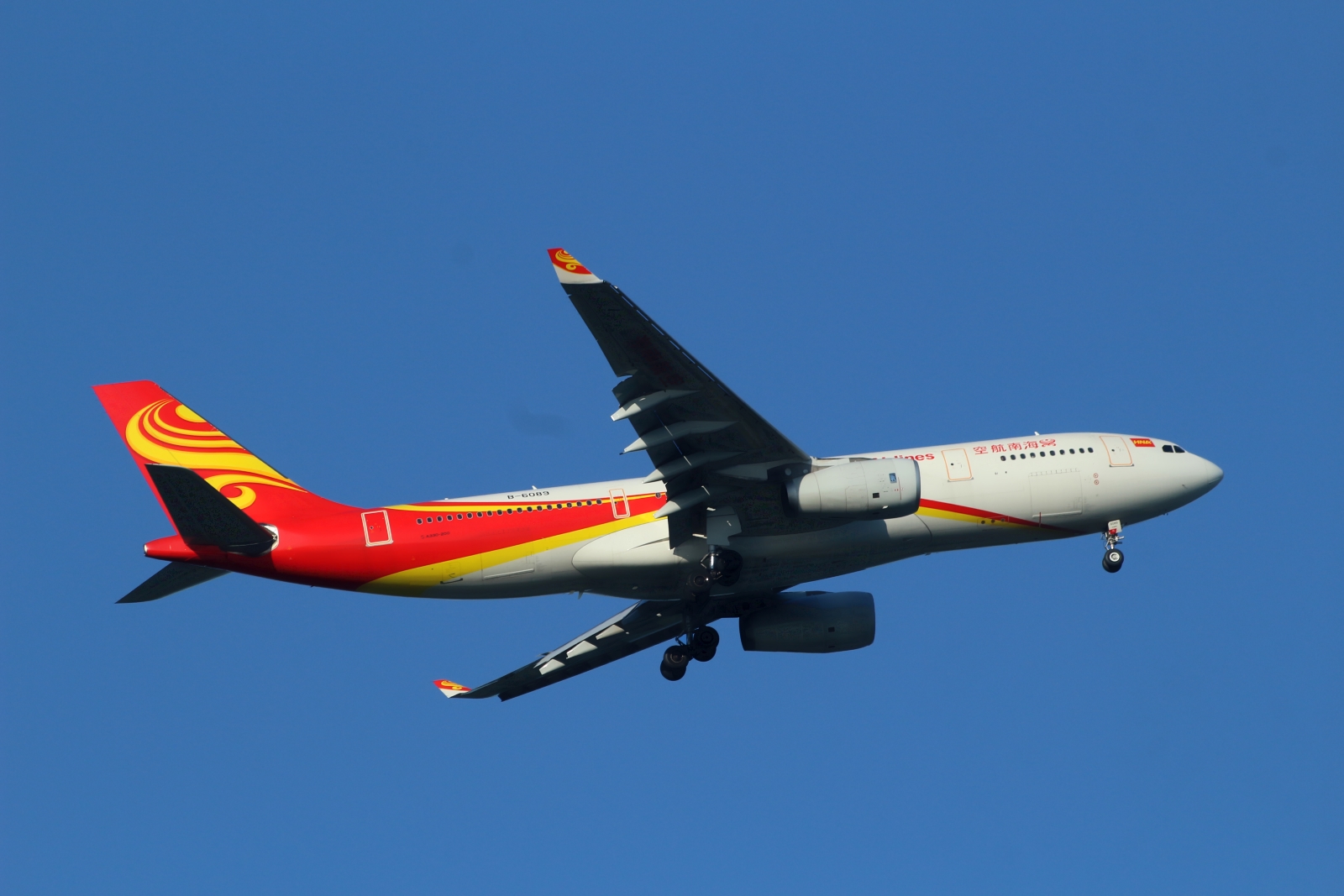 B-6089 · Airbus A330-243 · (SYD / YSSY)