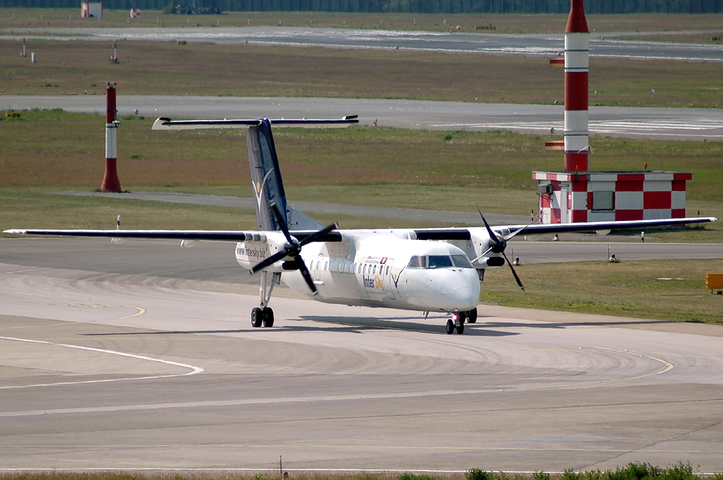OE-LIC · Bombardier Dash 8-Q314 · (TXL / EDDT)