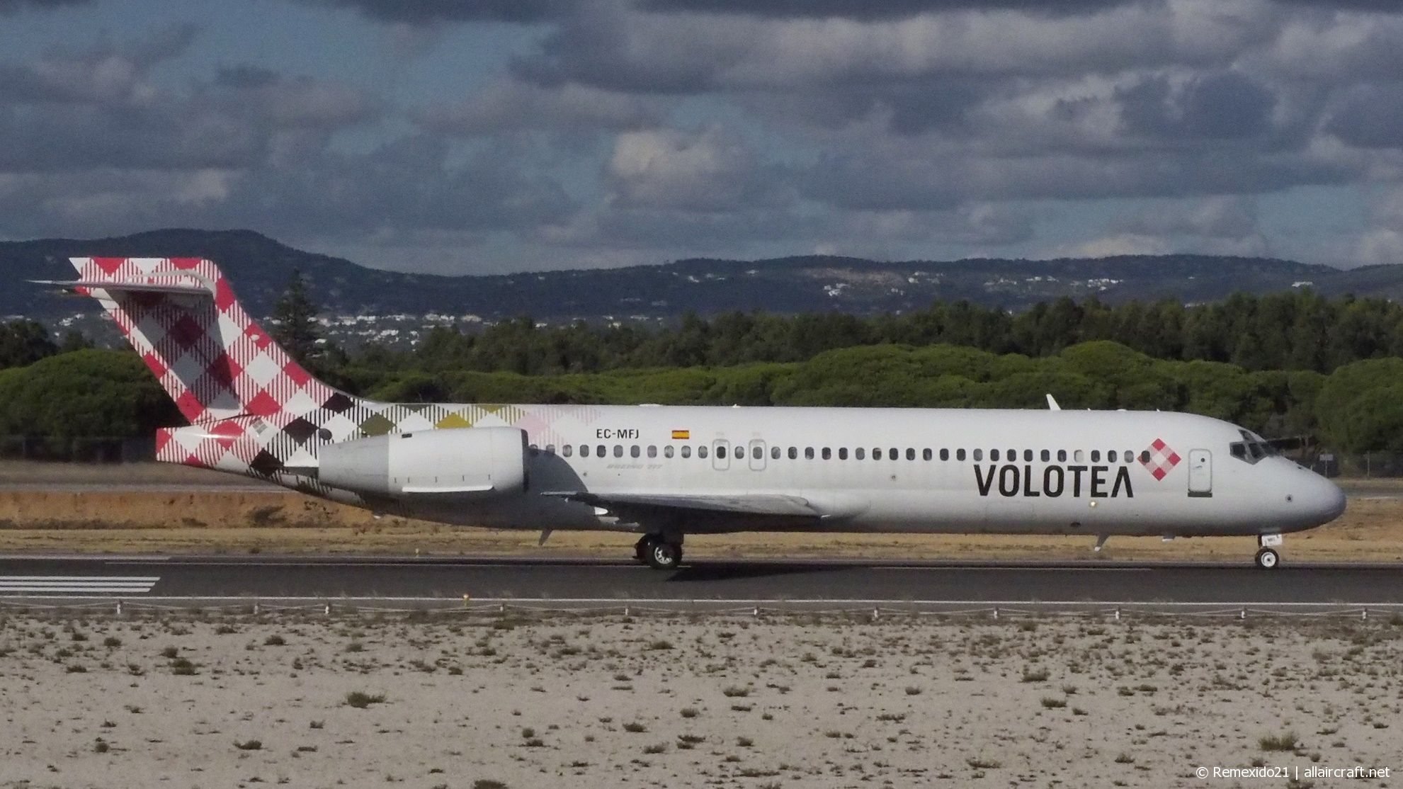 EC-MFJ · Boeing 717-2CM · (FAO / LPFR)