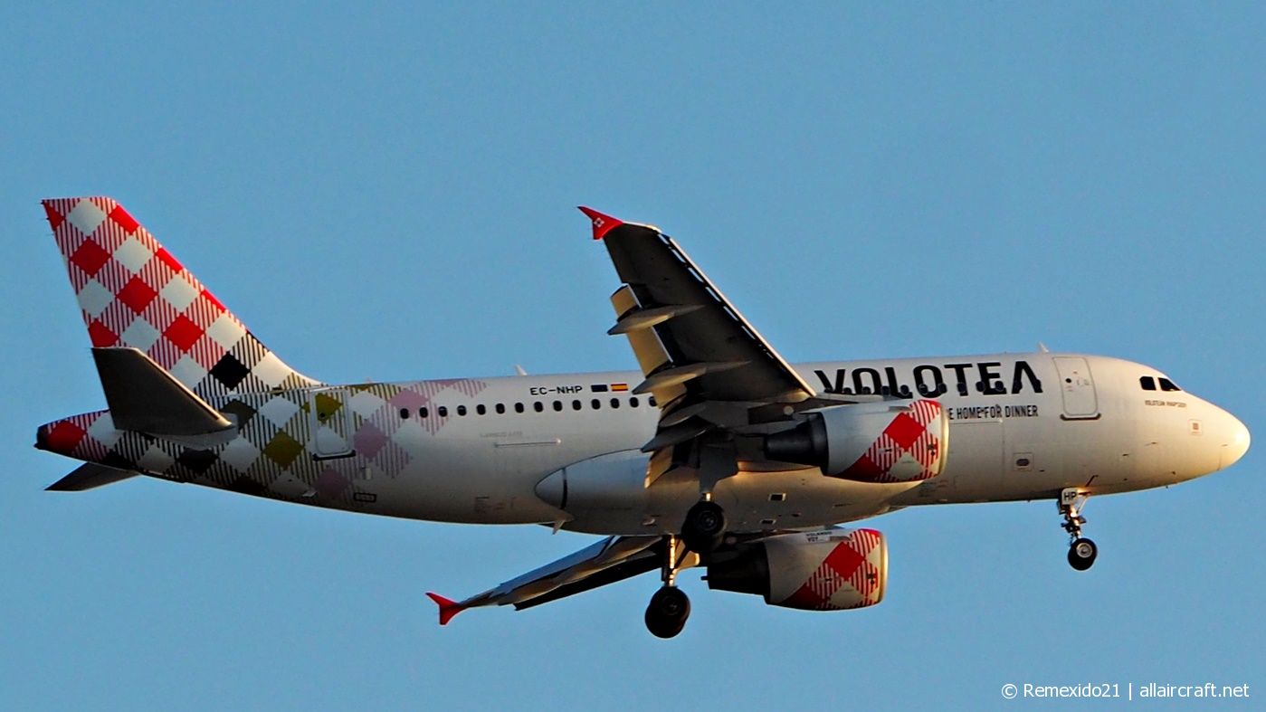 EC-NHP (2870) 2006 Airbus A319-111