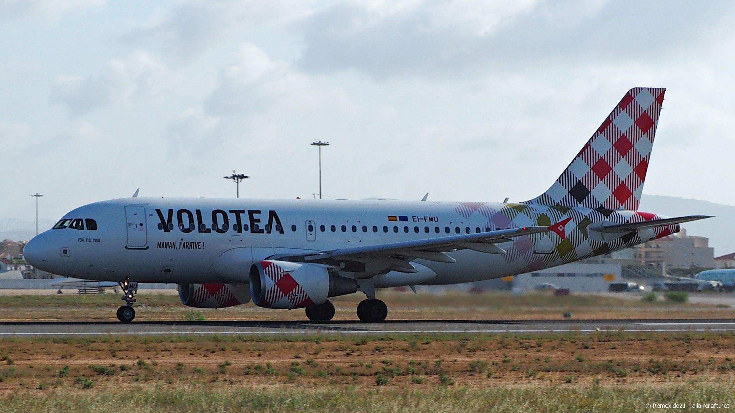 EI-FMU (2122) 2004 Airbus A319-111