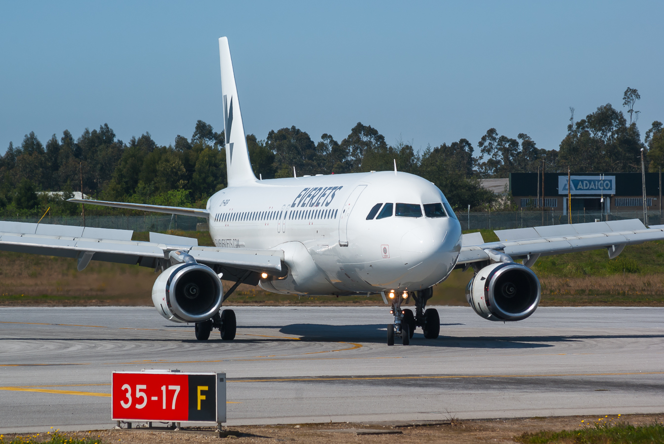 OY-RUP · Airbus A320-231 · (OPO / LPPR)