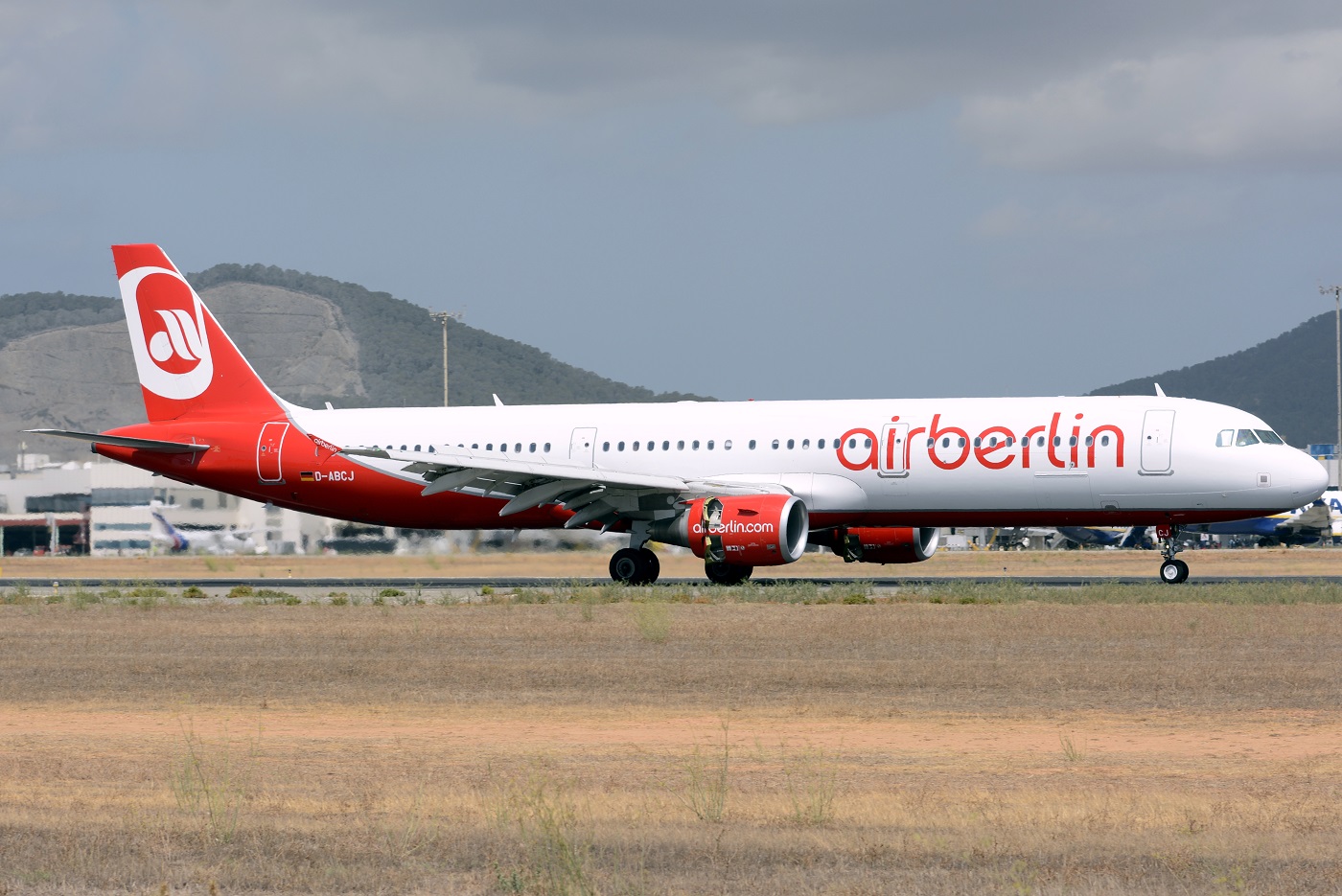 D-ABCJ · Airbus A321-211 · (IBZ / LEIB)