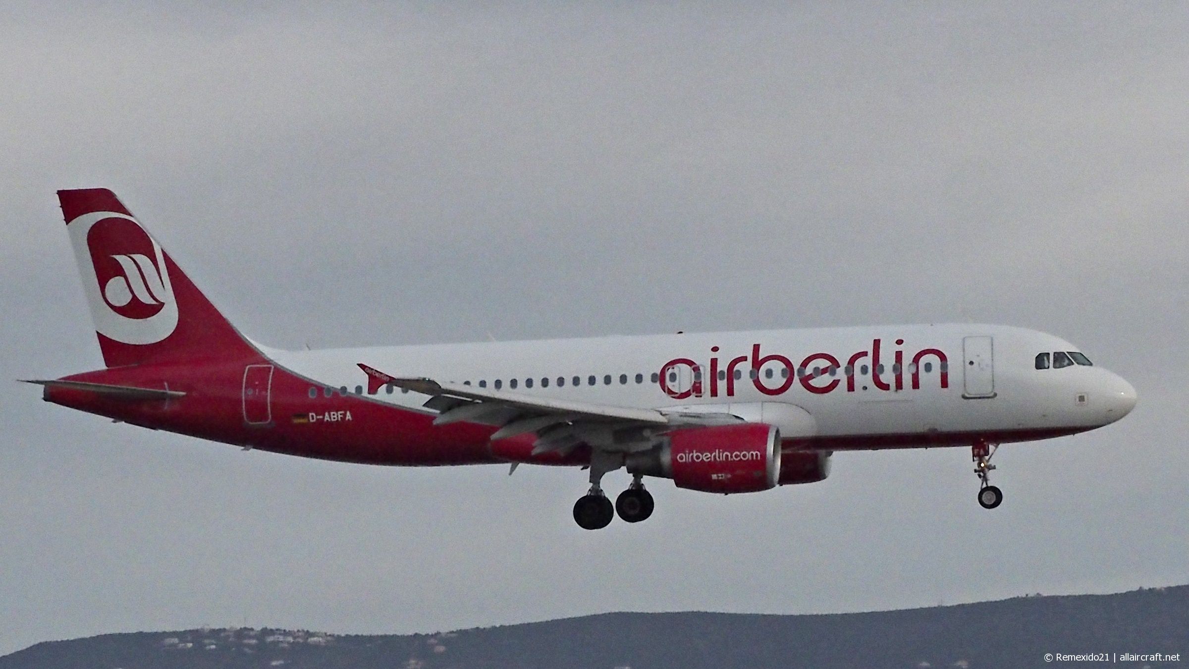 D-ABFA · Airbus A320-214 · (FAO / LPFR)