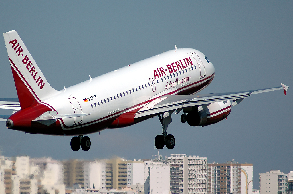 D-ABGB · Airbus A319-132 · (FAO / LPFR)