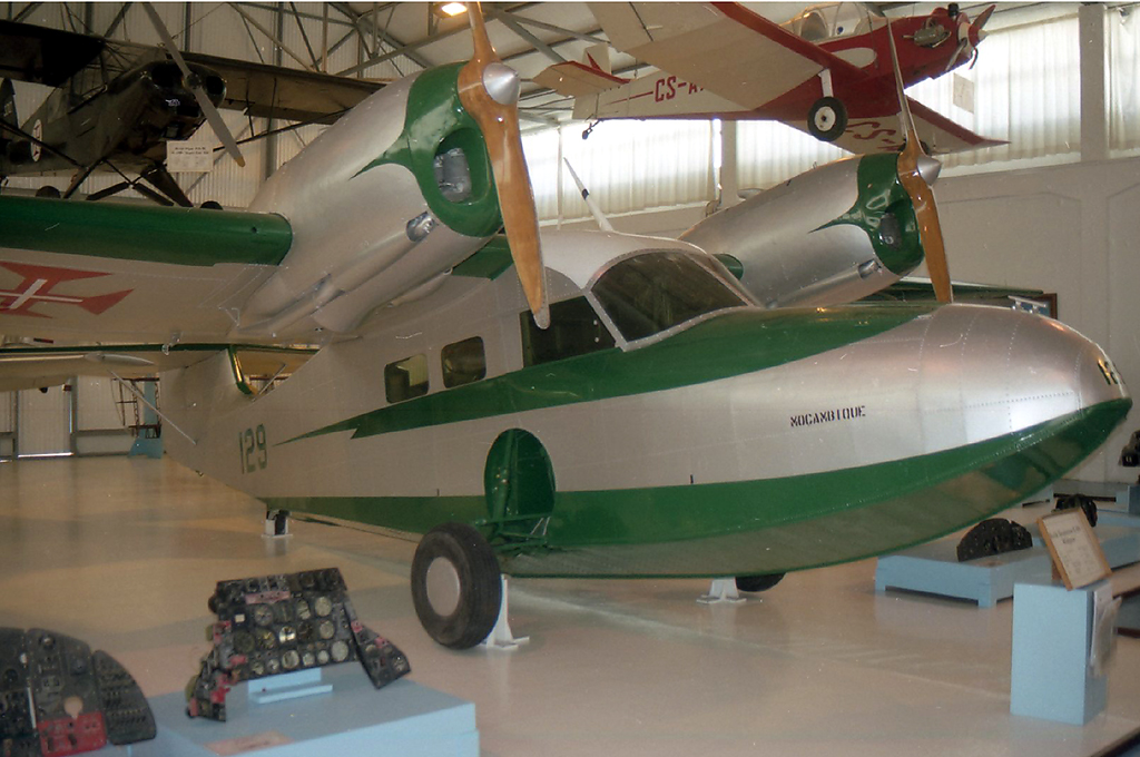 129 (1251) 1942 Grumman G-44 Widgeon