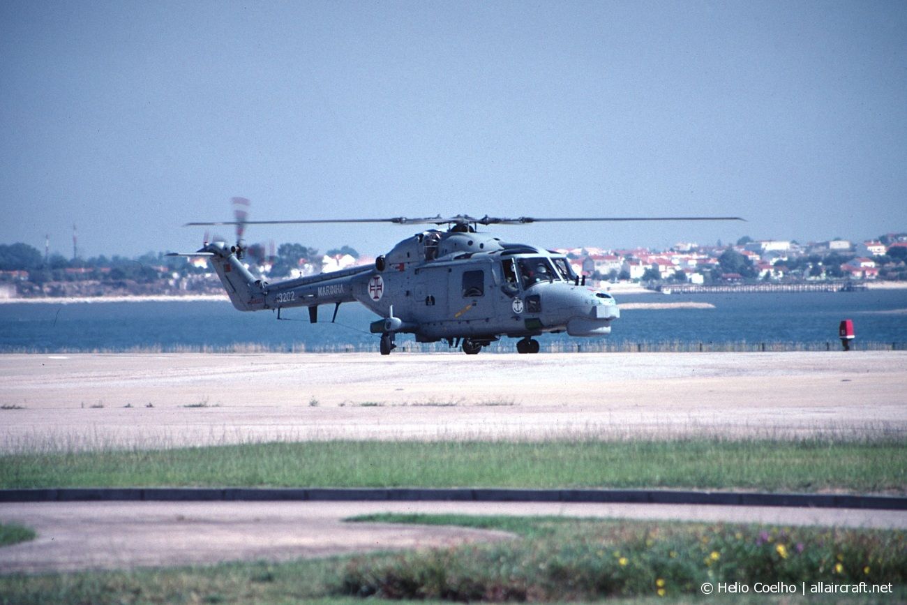 19202 (338) 1988 Westland Lynx Mk95