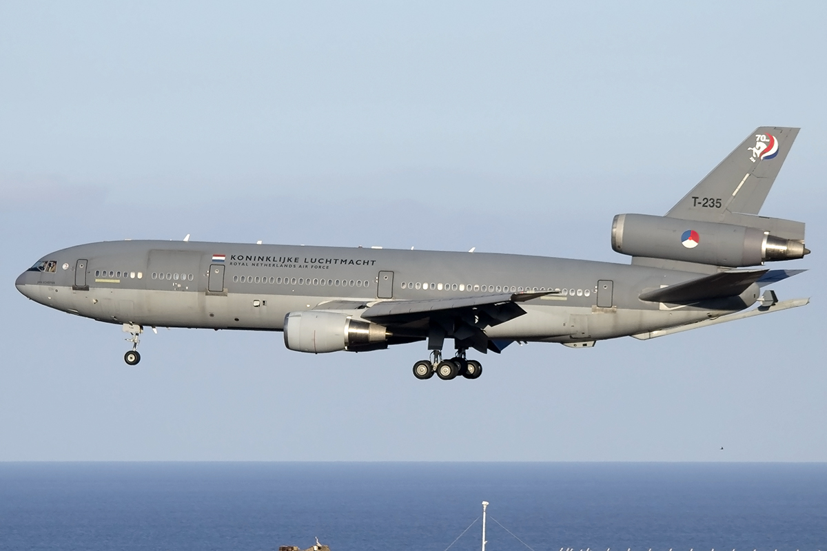 T-235 (46956) 1976 McDonnell Douglas KDC-10-30CF