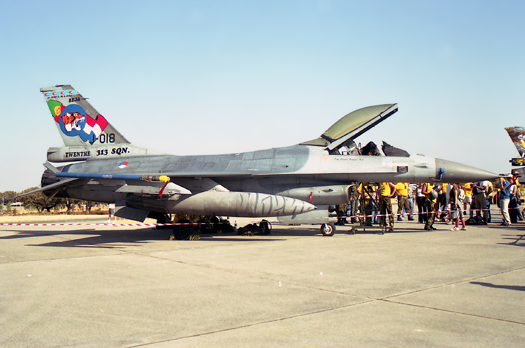J-018 · General Dynamics F-16AM · -