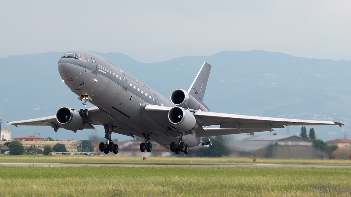 T-264 (46985) 1978 McDonnell Douglas KDC-10-30CF