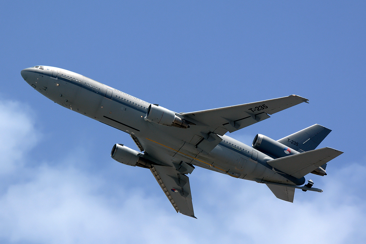 T-235 · McDonnell Douglas KDC-10-30CF · (LPA / GCLP)