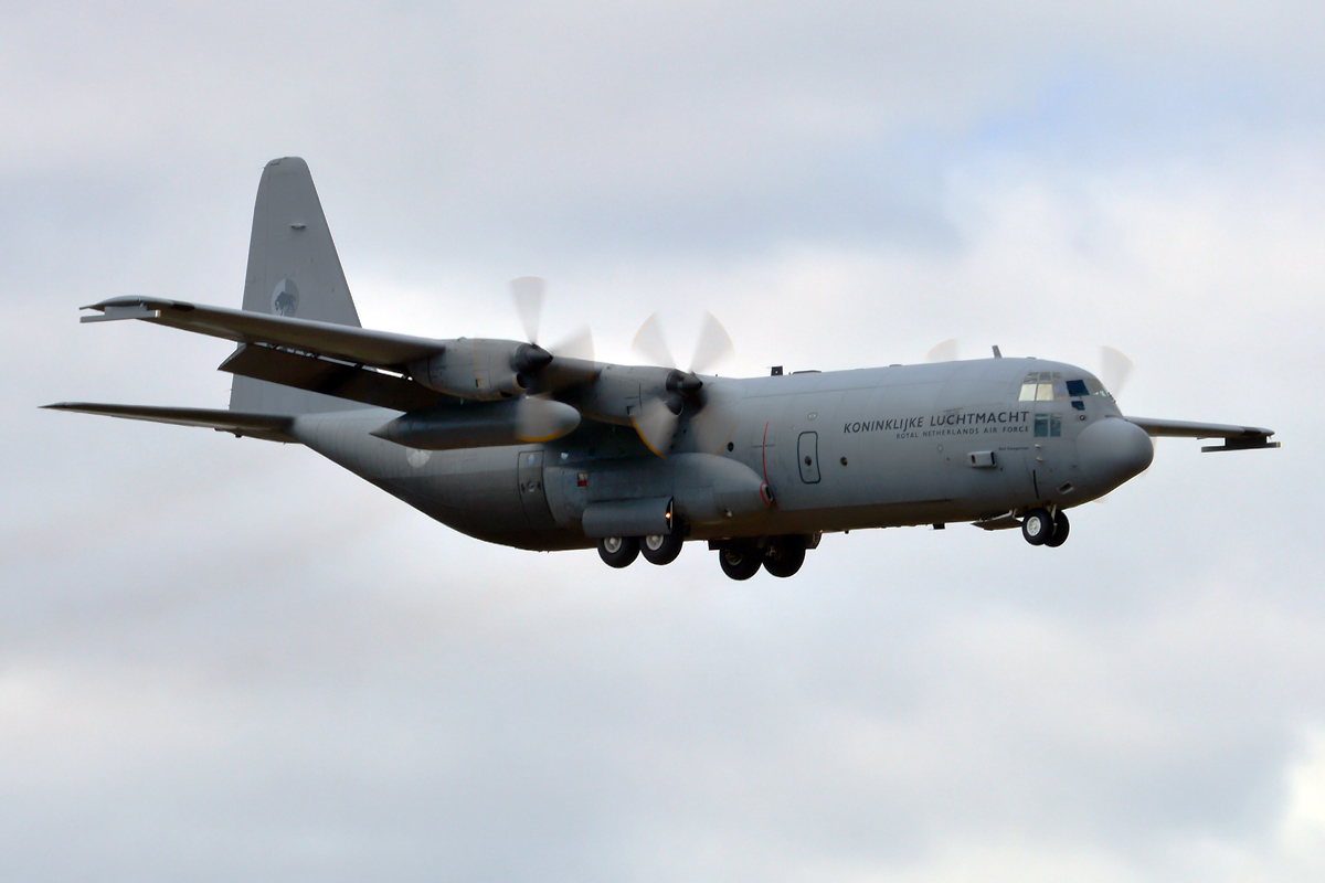 G-273 (382-5273) 1993 Lockheed C-130H-30 Hercules