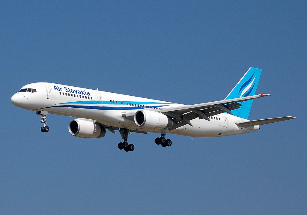OM-ASB (cn 24371) Boeing 757-236