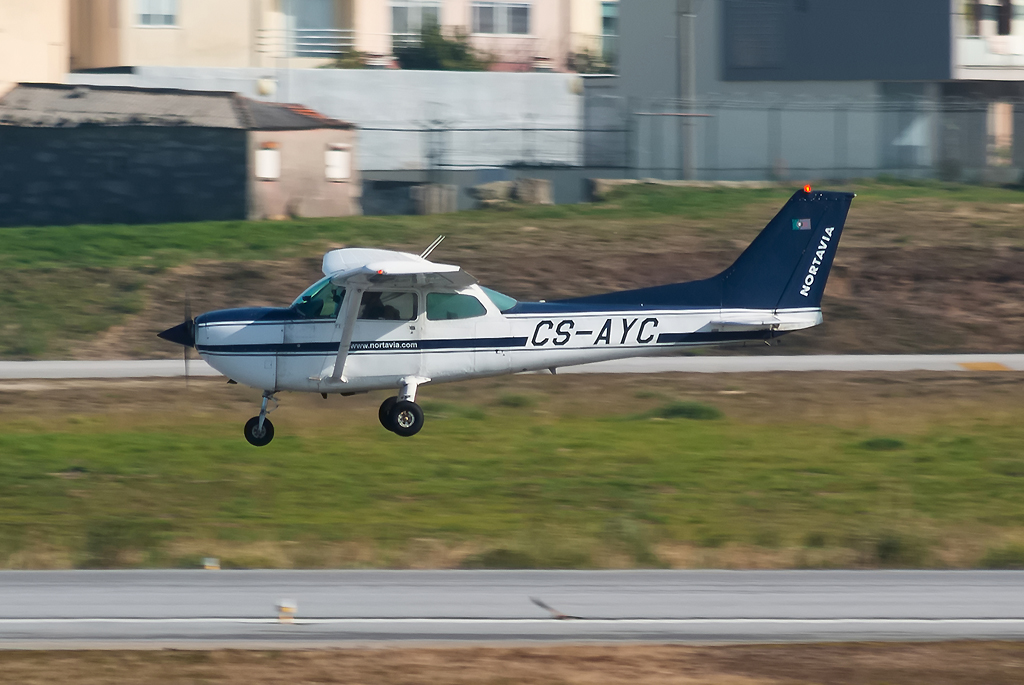 CS-AYC (R1723056) Cessna R172K Hawk XP